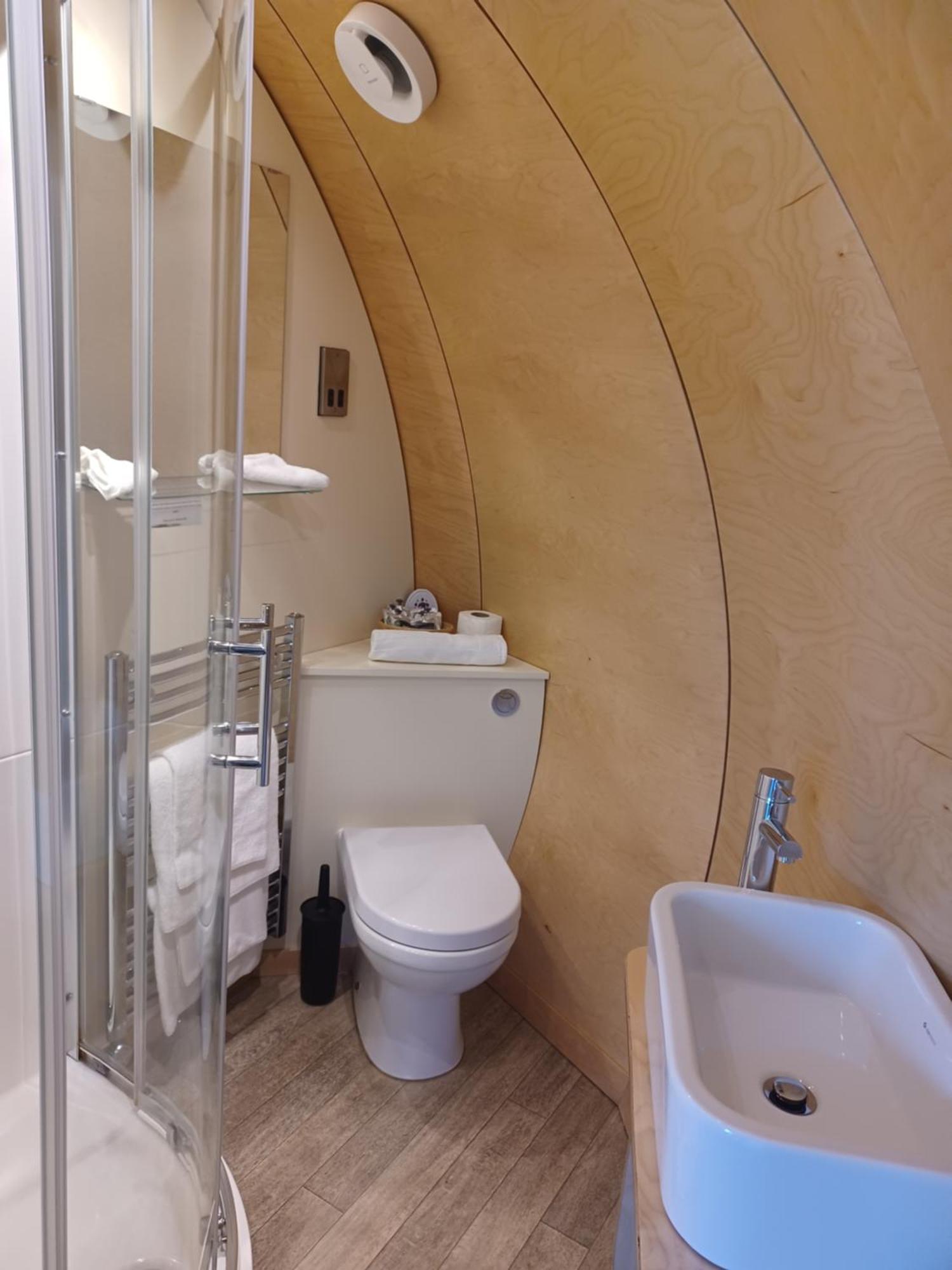 Hotel Glenarm Castle Ocean View Pods Esterno foto